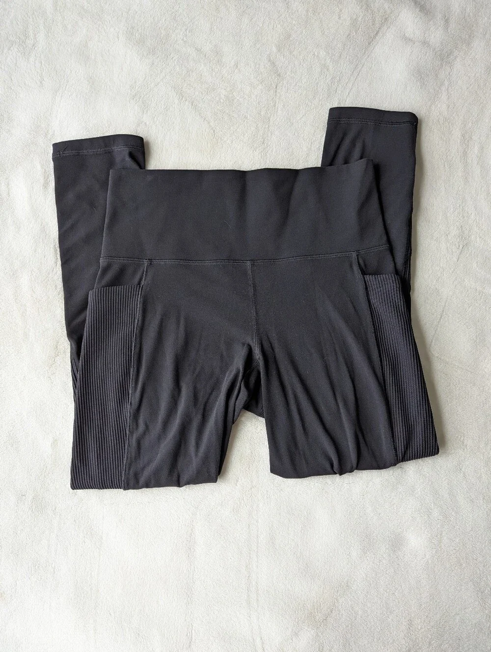 Athleta Salutation Stash Pocket II Cutout 7/8